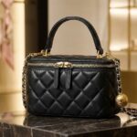 DORIS & JACKY Quilted Square Box Crossbody